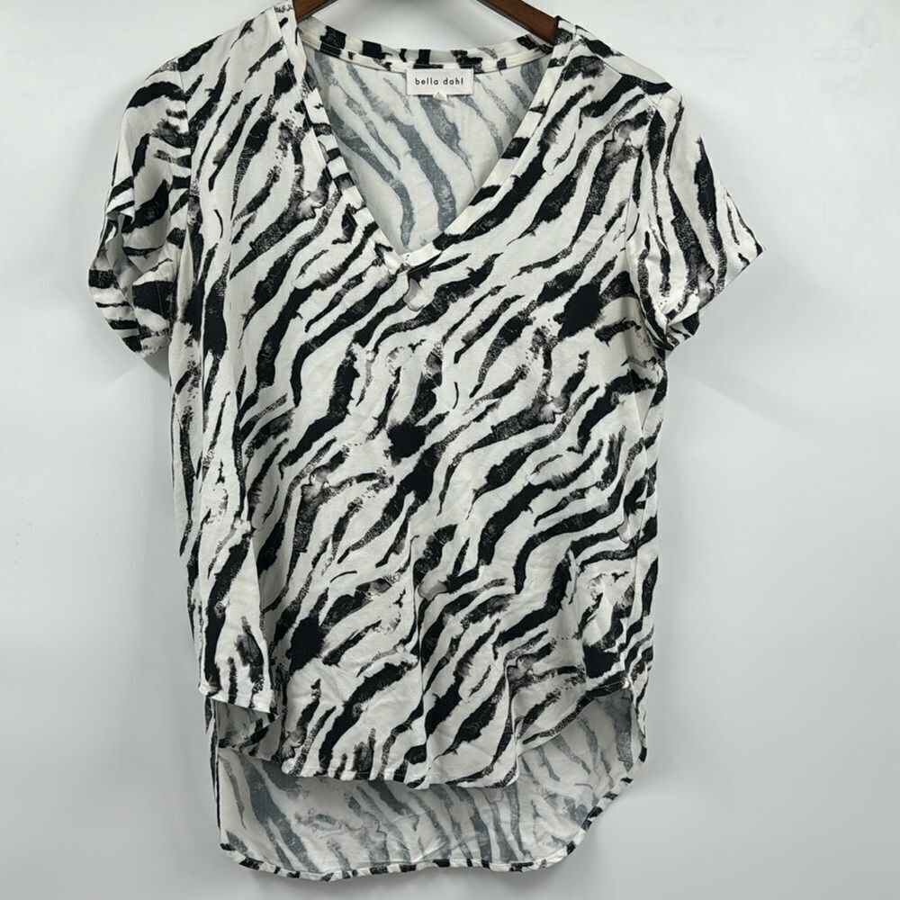 Bella Dahl Zebra Striped V Neck Tee Shirt Small